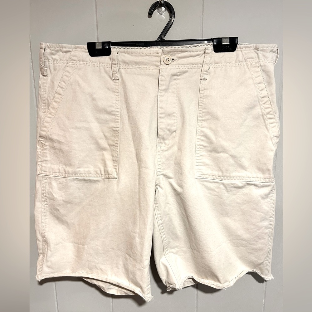 Men’s Tommy Hilfiger 38 X 9 Light Tan Khaki Shorts